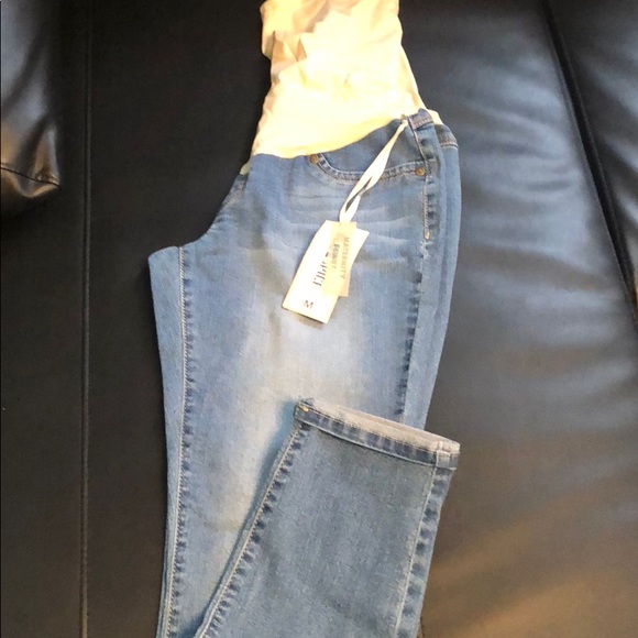 Maternity Jeans - Picture 3 of 4